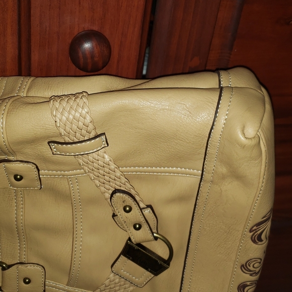 B.O.C. Born Concept Purse - Picture 2 of 10